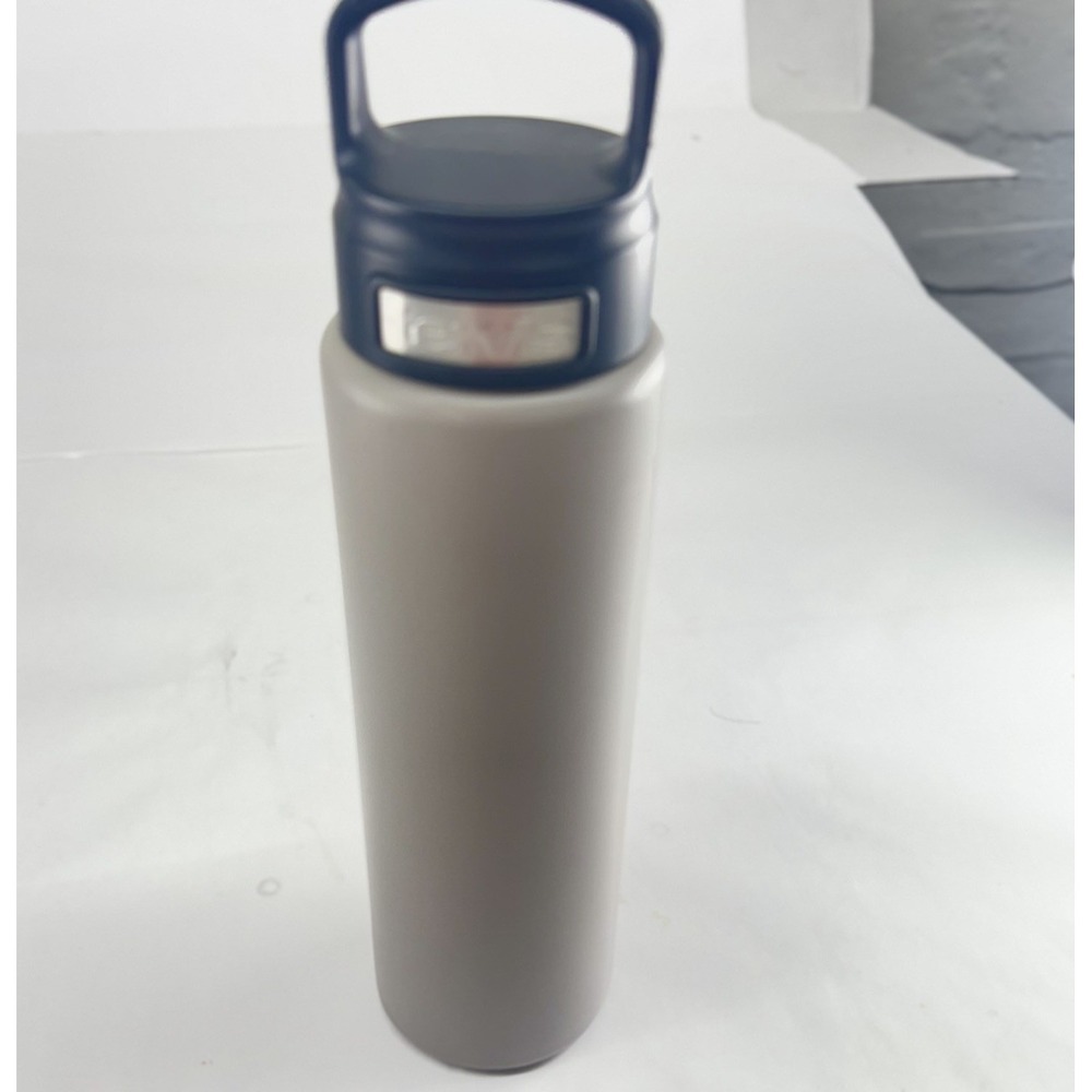 Tervis Tumbler 24 oz Stainless Steal Water Bottle Gray Excellent Condition